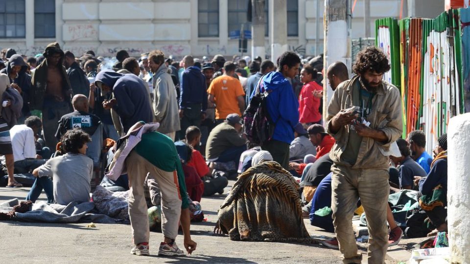 A Cracolândia está invadindo as lojas em São Paulo