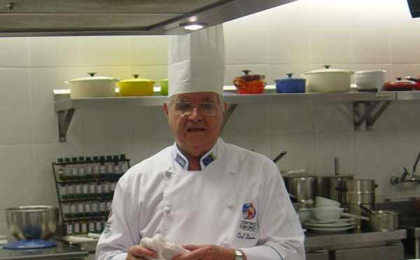 Morre o chef Dirceu Félix, referência no ensino de gastronomia clássica em Curitiba