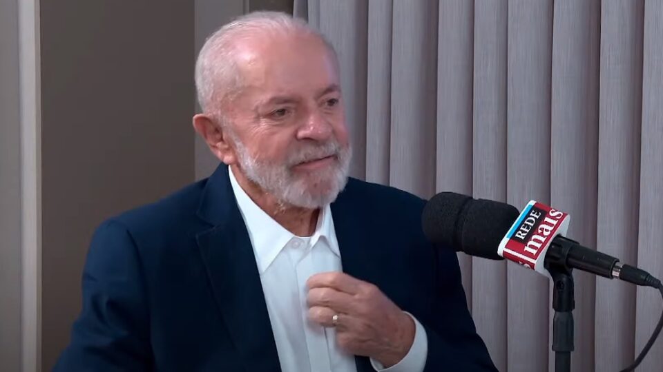 Lula relativiza críticas de Maduro e diz que ele “tem o direito de não gostar” da cobrança por atas