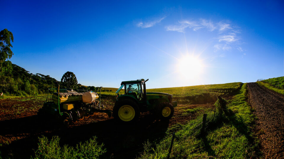 Queimadas no país geraram prejuízo de R$ 14 bilhões à agropecuária