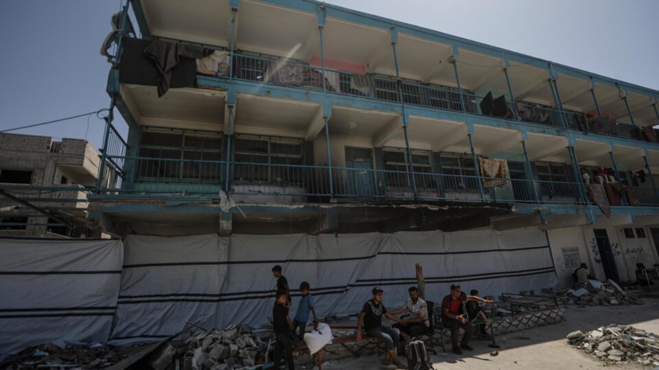 Israel diz que 9 dos 18 mortos em escola de agência da ONU em Gaza eram terroristas