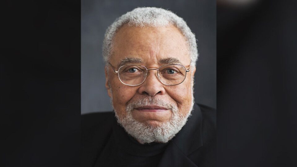 Morre o ator e dublador James Earl Jones, aos 93 anos