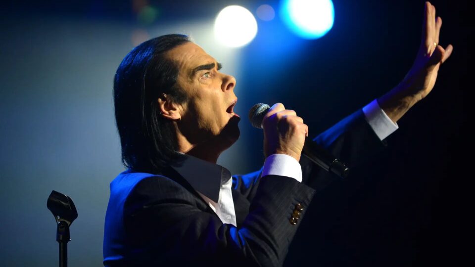 Nick Cave tem o melhor remédio para o ódio entediante de Roger Waters